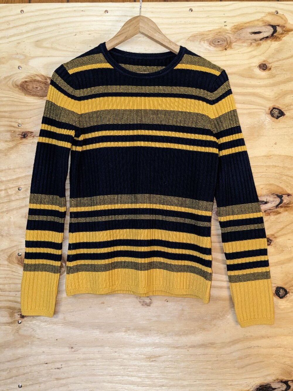 Brooks Brothers Striped Merino Wool Sweater Med Gold Navy Ribbed Knit Crew Neck